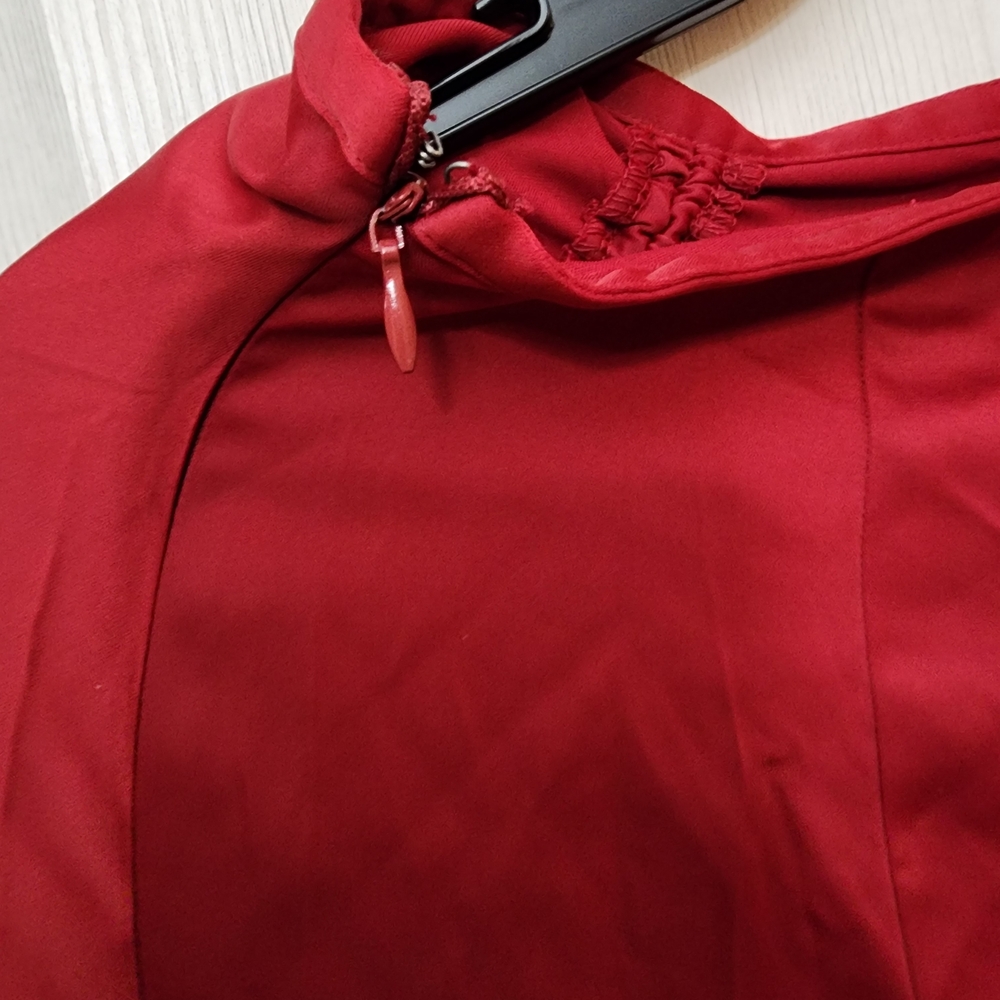Elegant Red Ruched Skirt - Picture 9 of 10